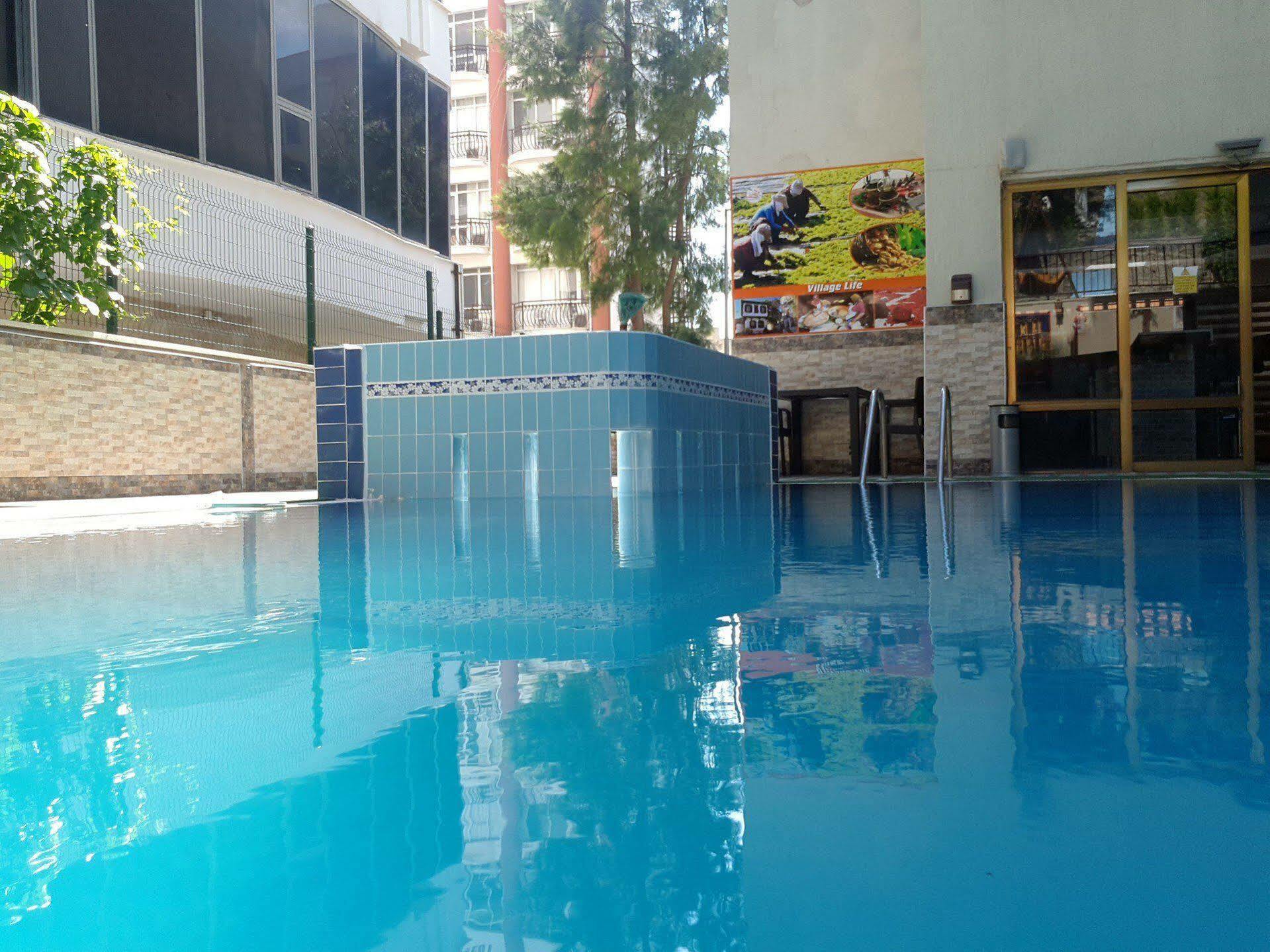 Saturn Hotel Kusadasi Exterior foto